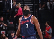 米兰体育官网-快船客场击败快船，继续领先