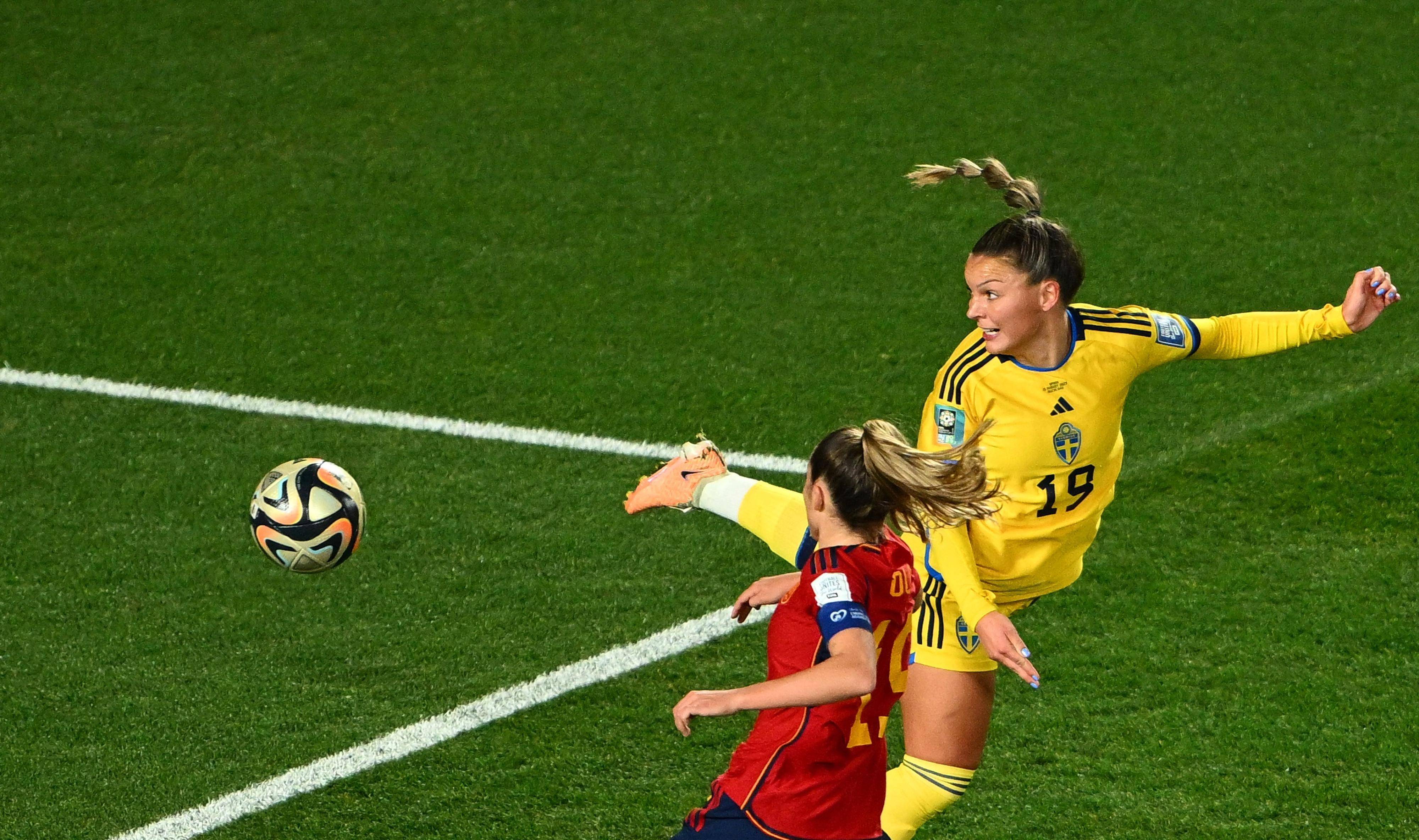 德国女足队主力中场伤愈归队，备战复赛