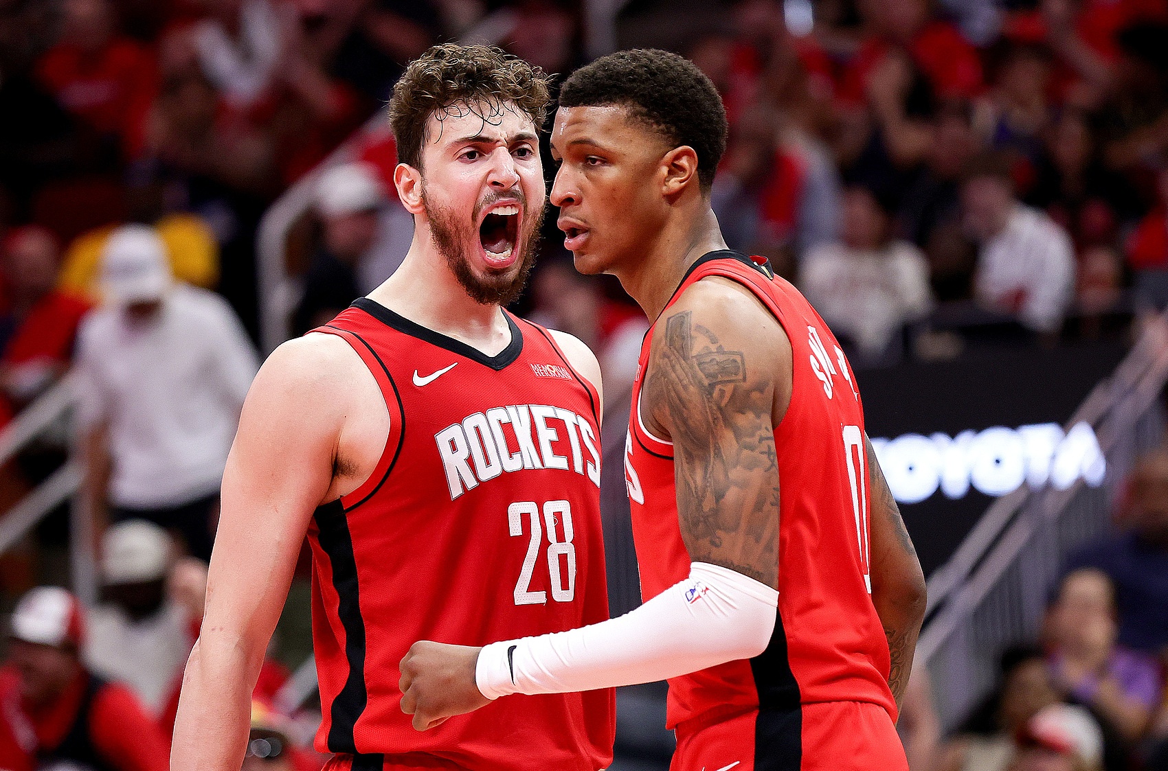 开拓者痛击太阳，轻松取胜