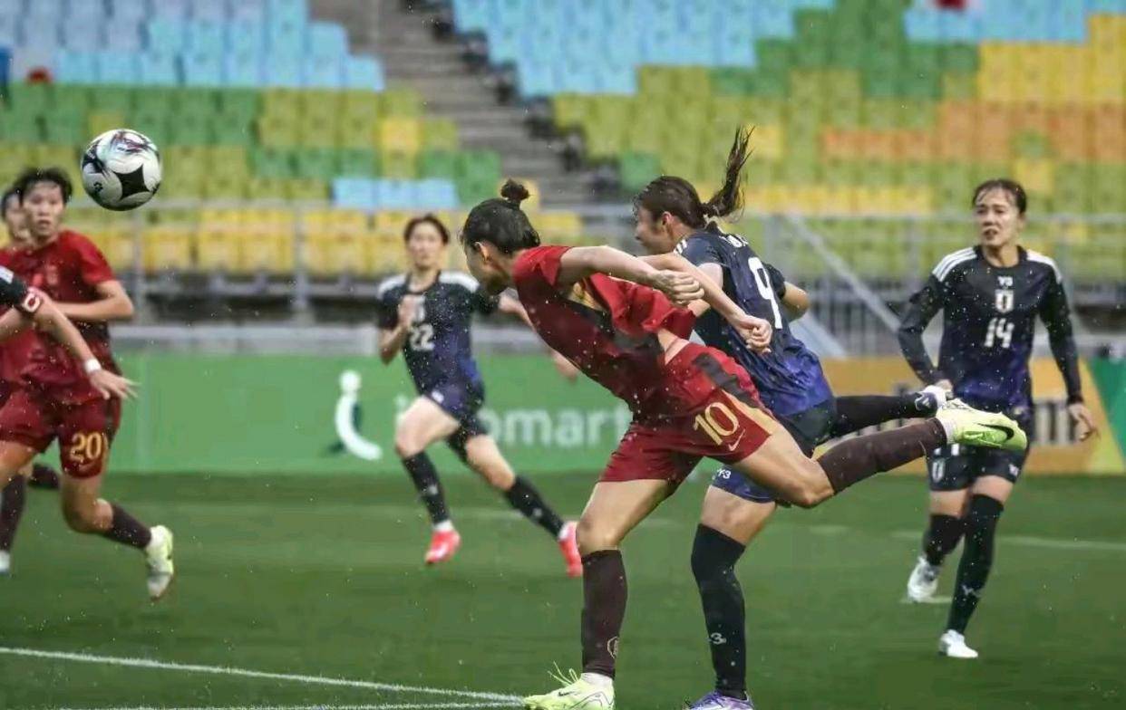 关于比利时女足队员突破射门变为比利时射手突破进球，扭转战局的信息