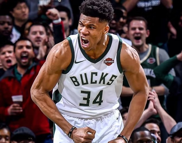 雄鹿主场大胜国王，字母哥狂砍35分横扫对手