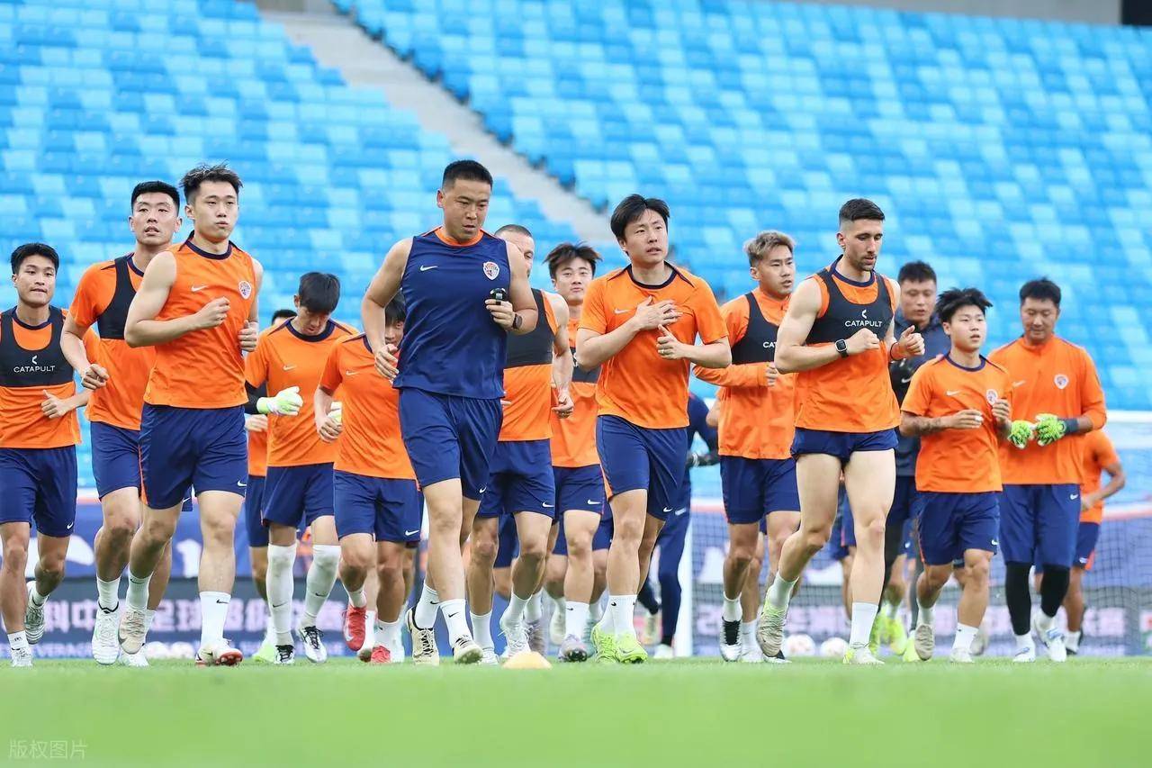 精彩的比拼战术让球迷们看到球队艰辛训练的成果的简单介绍