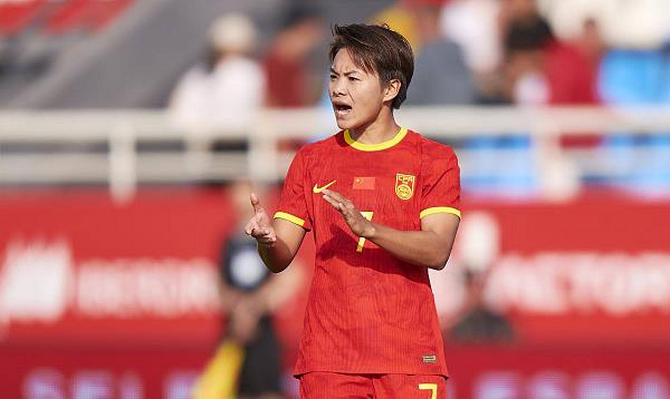 英格兰女足队欲征服世界，拼搏向前的简单介绍