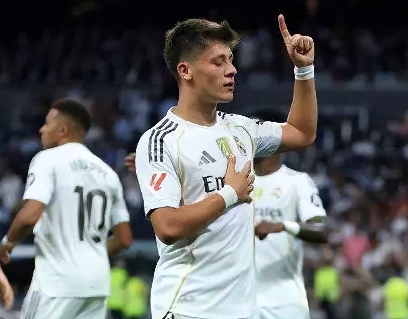 皇家马德里逆转击败毕尔巴鄂，继续领跑西甲积分榜