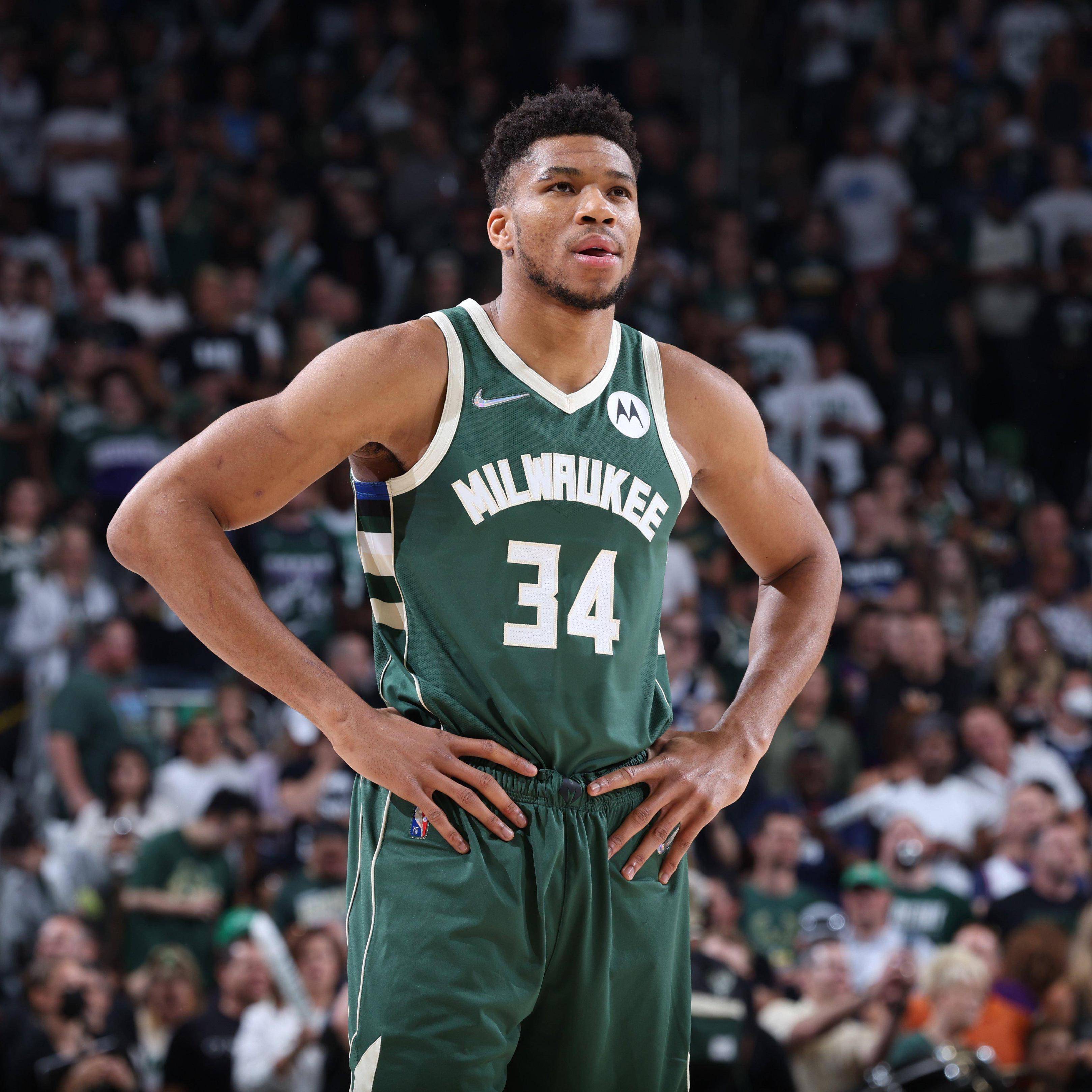 雄鹿击败森林狼，字母哥发挥稳定