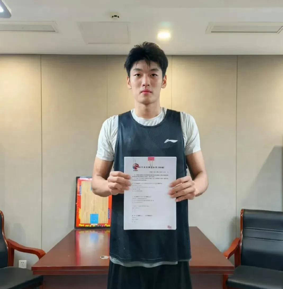 广东男篮取得三连胜陈林坚表现抢眼